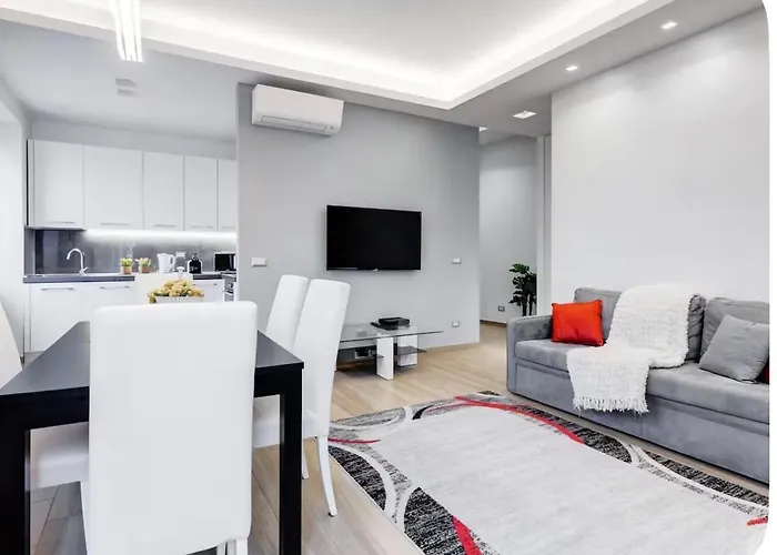 Elite E Casa de hóspedes 4*